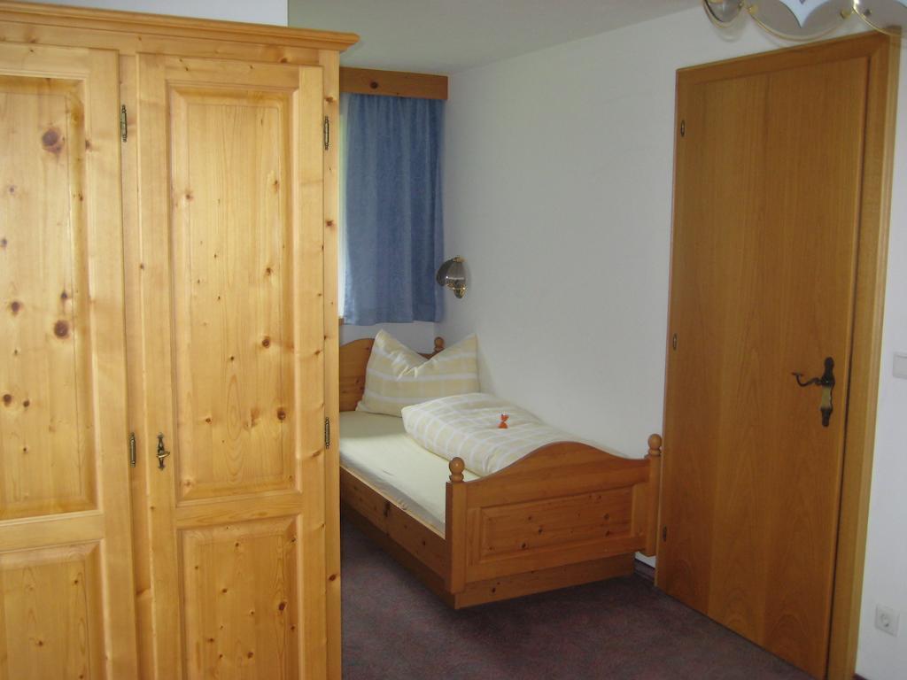 Machls Ferienwohnungen Jerzens Habitación foto